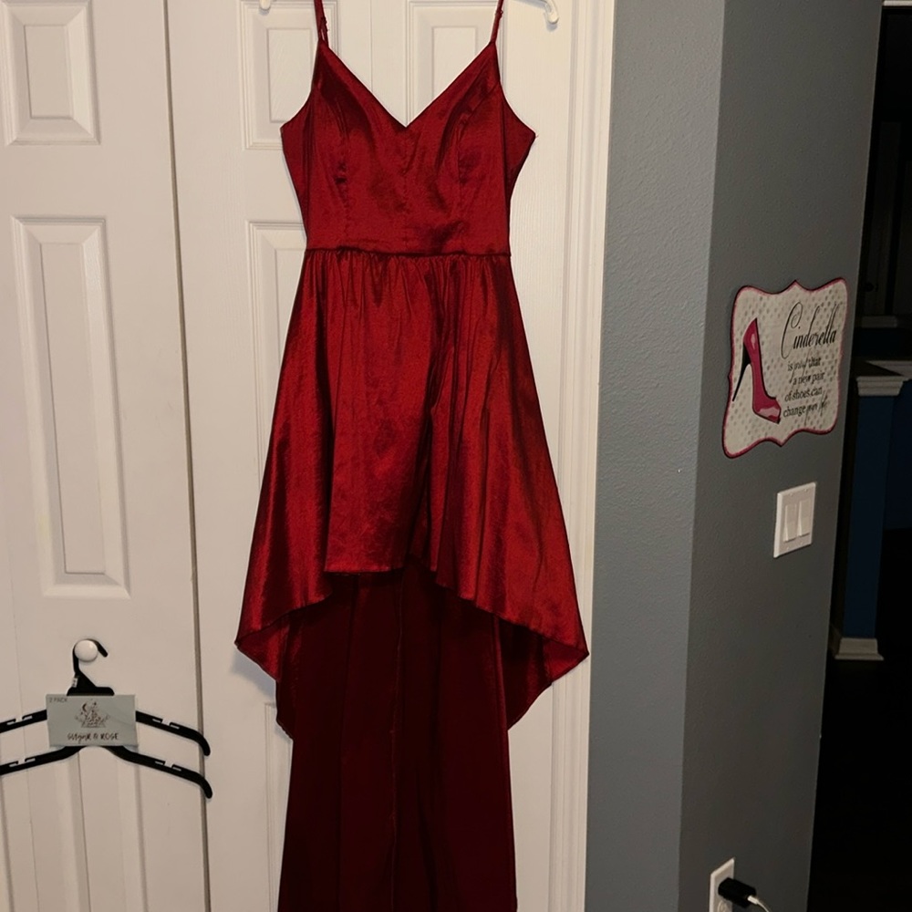 Women’s red party dress. Size 15-16